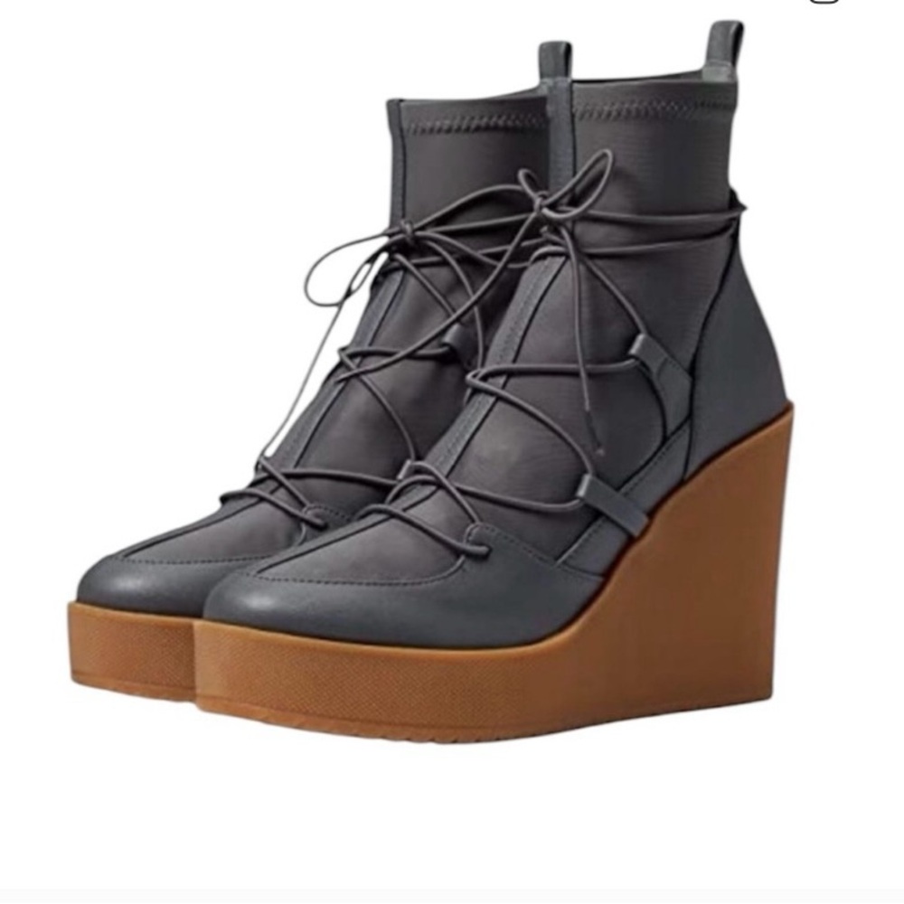 NWOT/NIB: Steve Madden Atomic Gray and Tan Wedge Bootie.